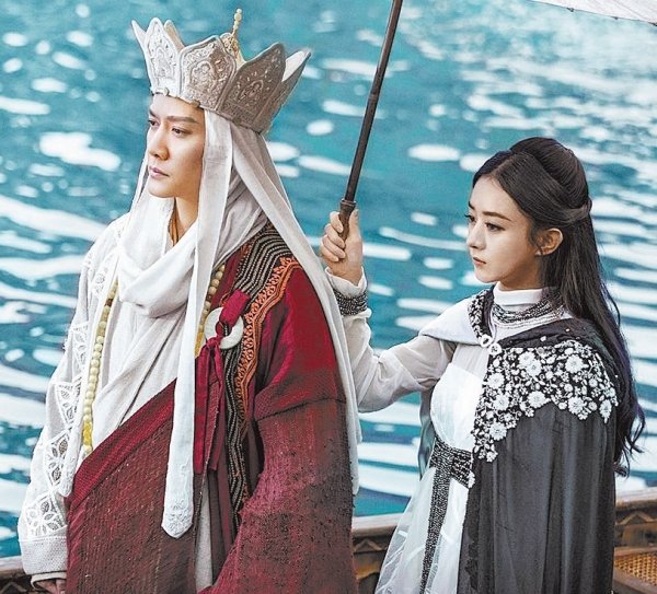 赵丽颖主演《西游记女然国》，在片中饰演国王。