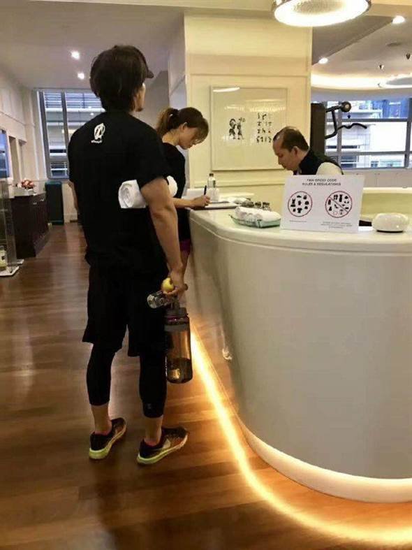 林志玲早前被拍到與言承旭現身馬來西亞某酒店健身室。