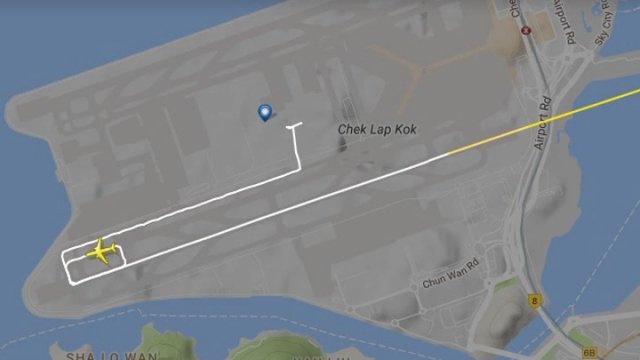 「Flightradar 24」显示，港航前往印尼峇里的A333客机（航班编號HX709）在跑道滑行了再折回。