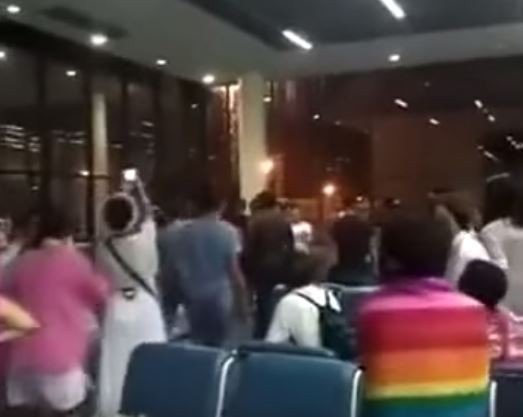 不满航班延误　中国游客大闹曼谷机场