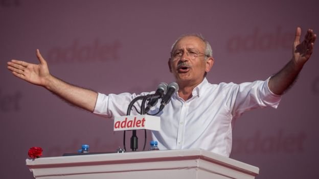 共和人民党领袖克勒奇达罗格卢（Kimal Kilicdaroglu）