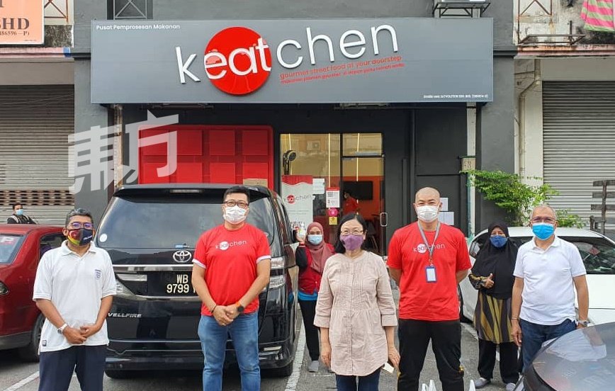 新创云端厨房kEATchen由4个创办人创立而成，包括首席技术官江国荣（左起）、首席营运员陈意豪、首席执行员金鸿霖和营销总监法利（Faris MohMad）。