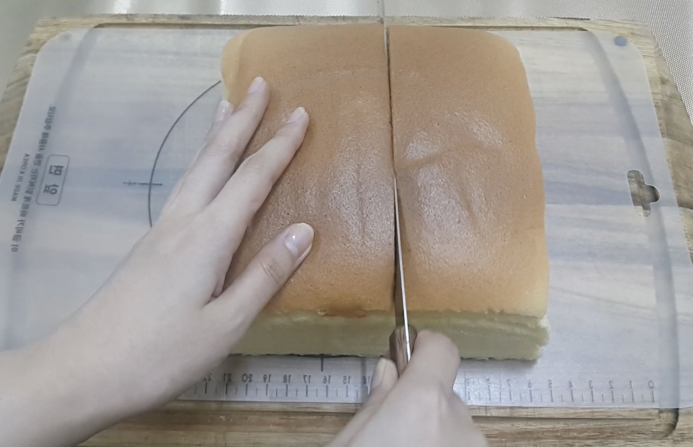 以水浴法制作的古早味蛋糕是蔚丝在2017年分享的影片，做法简单，深得观众喜爱。