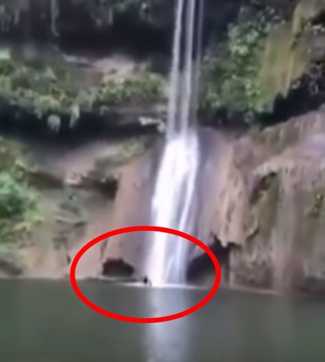 受害者原与朋友在挑战极限运动，从瀑布跳下却遭遇不幸。