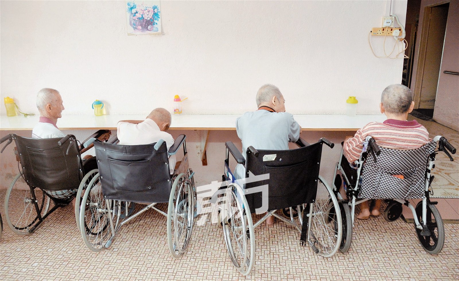 梁彩凤说，从事老人关怀是一个永不打烊的工作，因为即便自己有多累，老人们还是会准时坐在桌子前等吃饭。