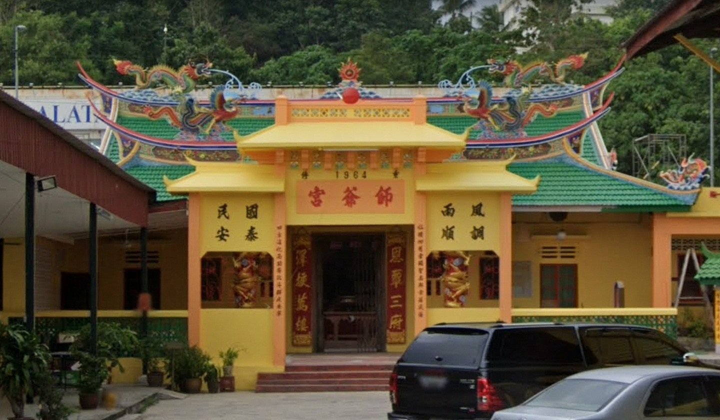 万挠师爷庙1869年成立，被视为早期矿工的保护神，见证万挠百多年的变迁。
