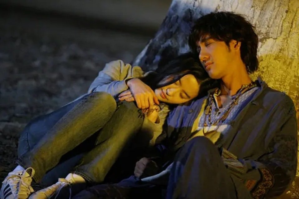 王力宏自编自导自演电影《恋爱通告》，找来刘亦菲做女主角。