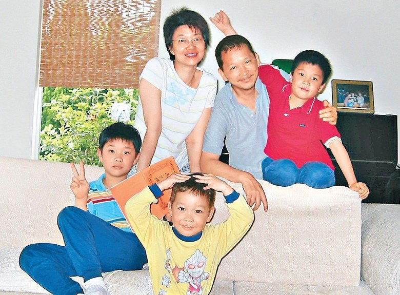 廖启智与陈敏儿有3名儿子，幼子因血癌不幸病逝。