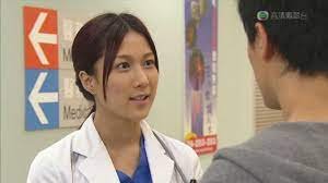锺嘉欣曾在《溏心风暴之家好月圆》中扮演医生于素心。