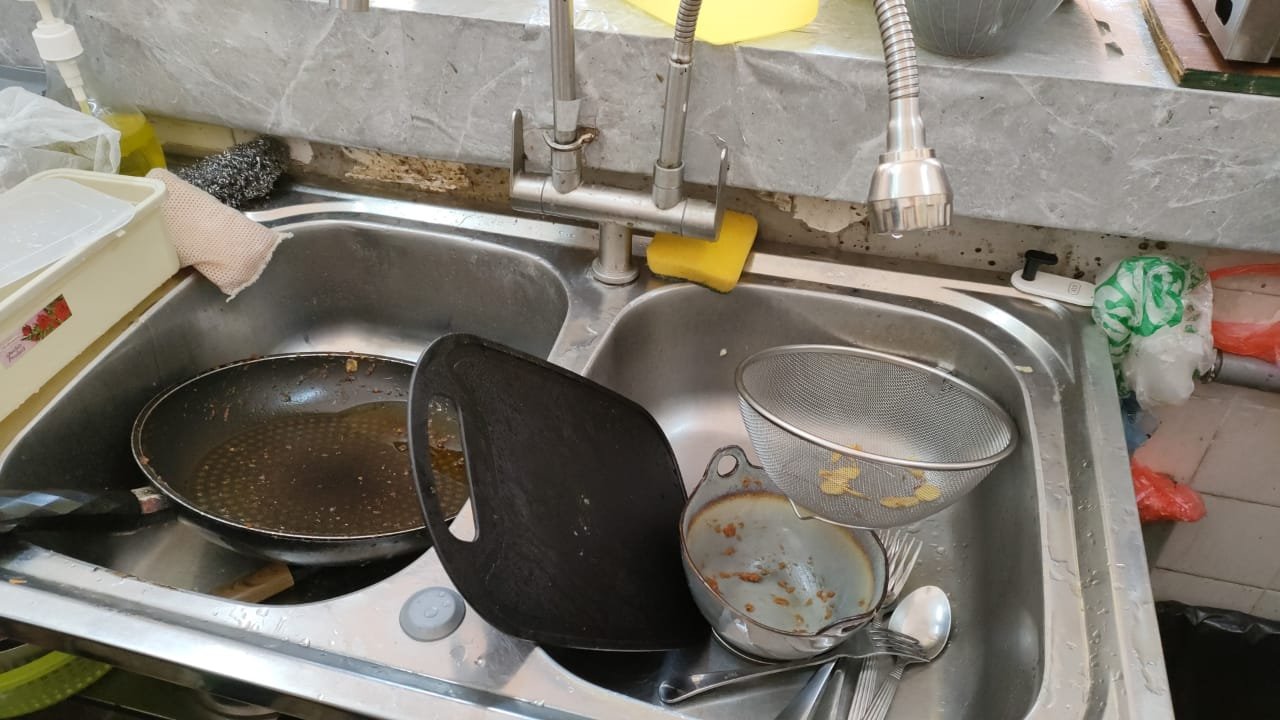 金宝部分住户受断水影响，许多日常工作包括清洗碗碟作业都需搁置。