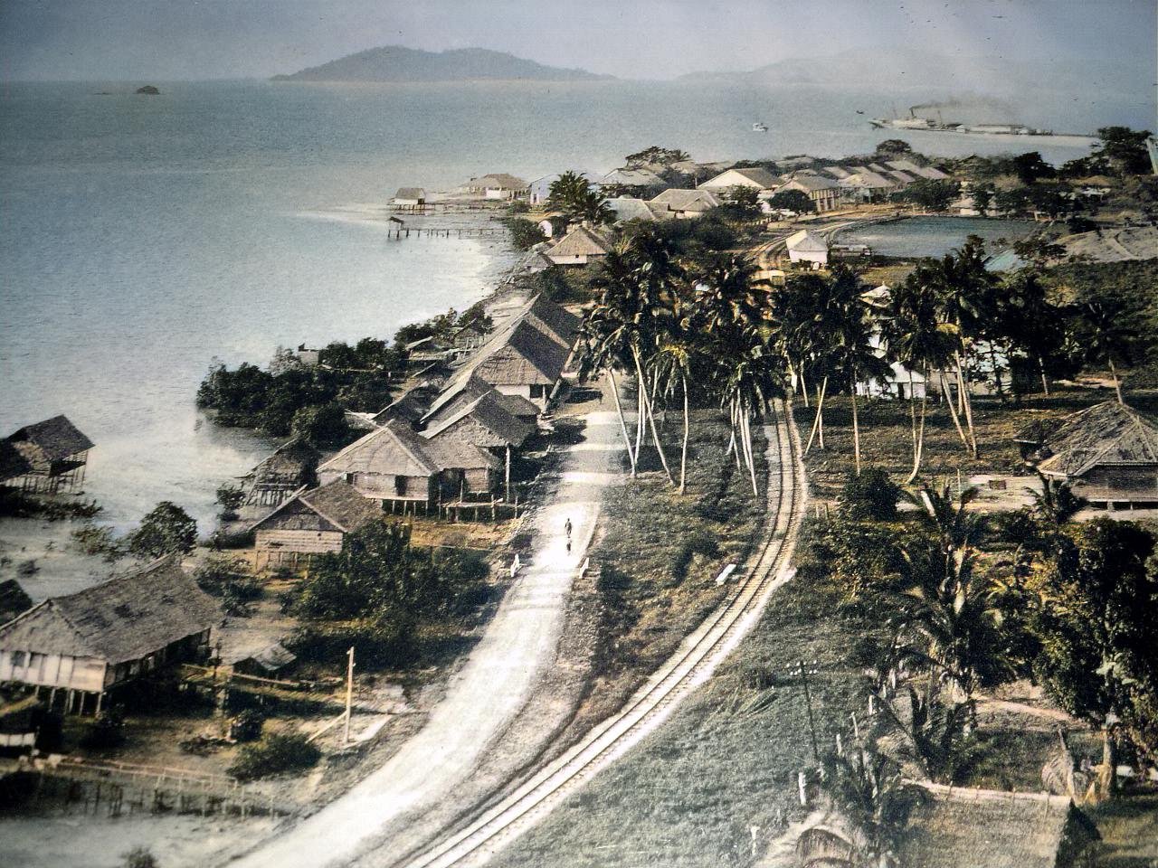 1911年北婆罗洲（沙巴前称）的Jesselton，1967年去殖民化更名为哥打京那巴鲁。