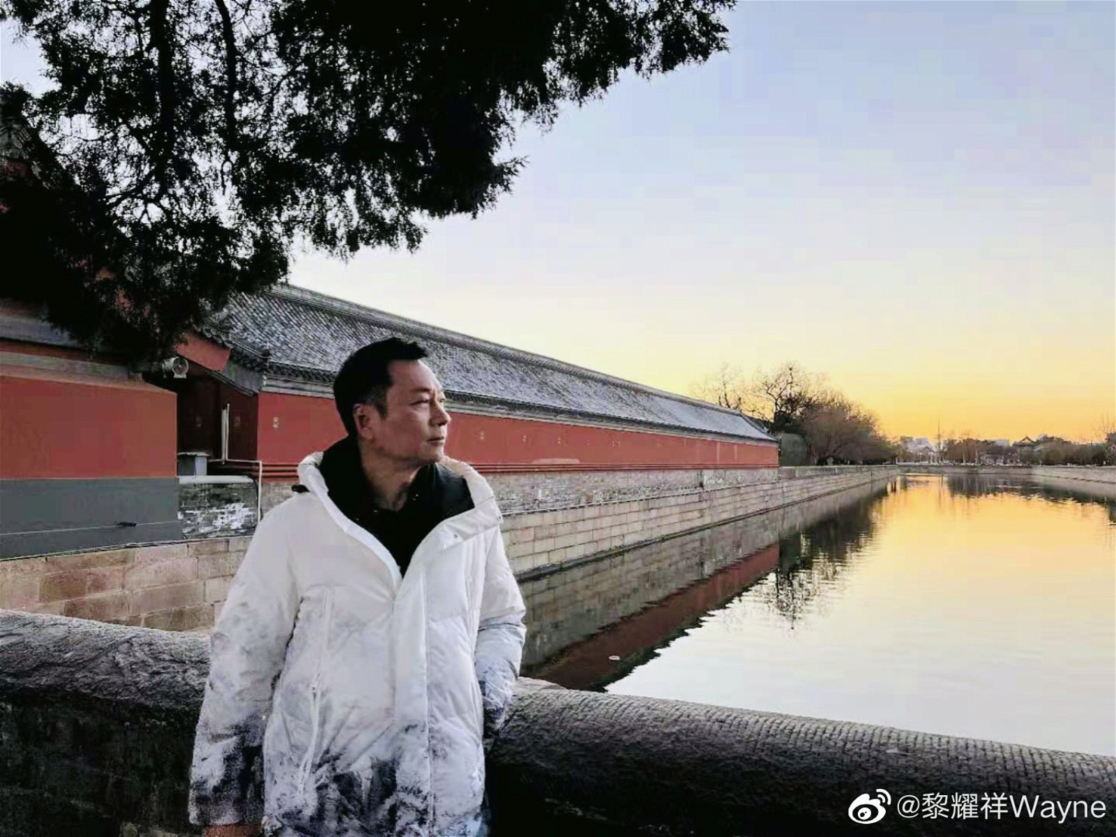 黎耀祥在北京旅行留影。