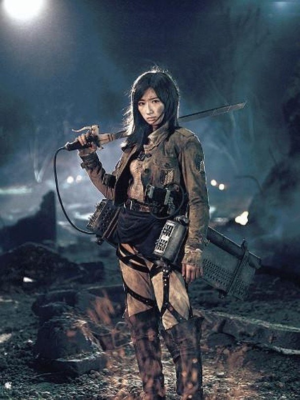 曾参与电影《进击的巨人》的日本武打女星武田梨奈。