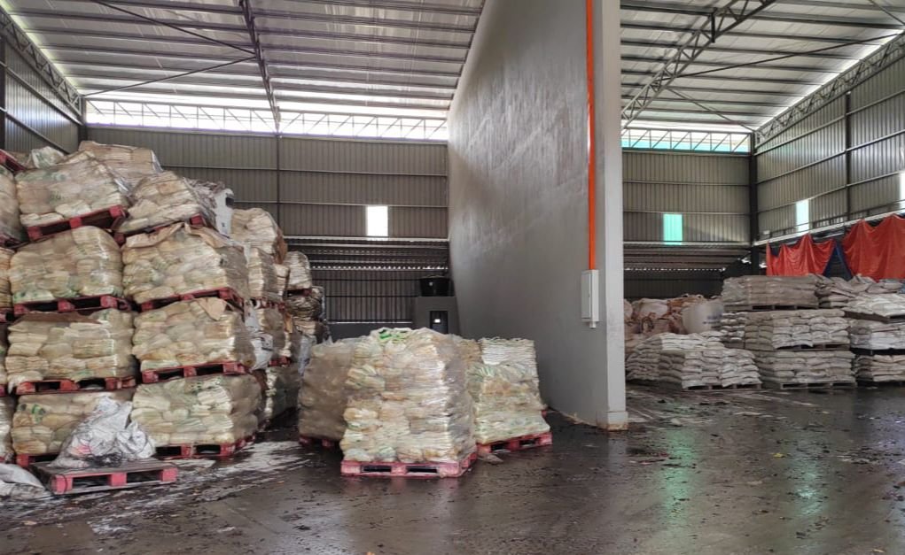 甲州贸消局在取缔行动中起获总值450万令吉，逾500公吨重的砂糖以及津贴肥料。
