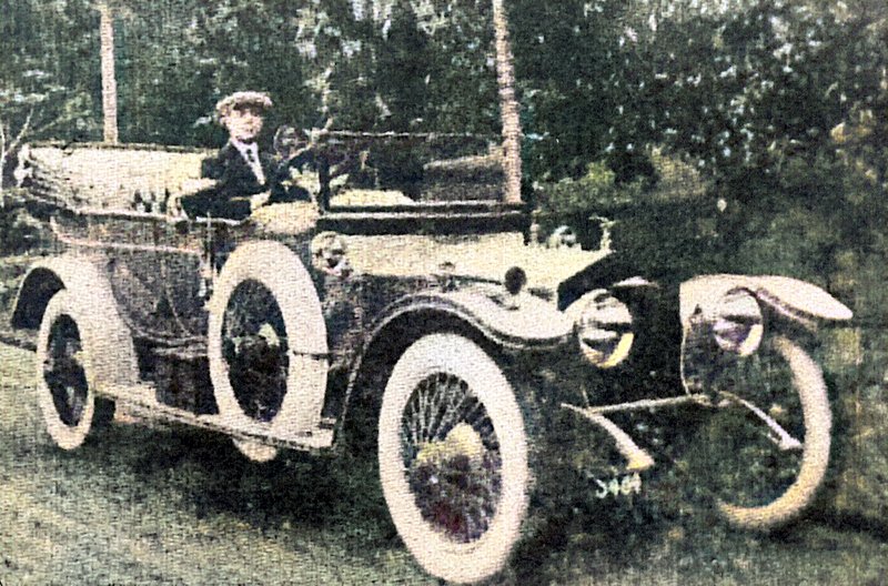 1902年马来亚第一位私家车车主便是余东璇。