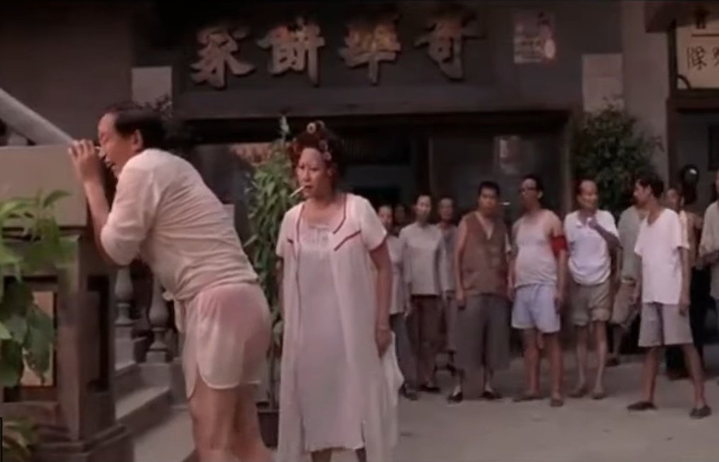 赵志凌曾在电影《功夫》中饰演穿著红内裤的娘娘腔裁缝师傅（铁线拳）