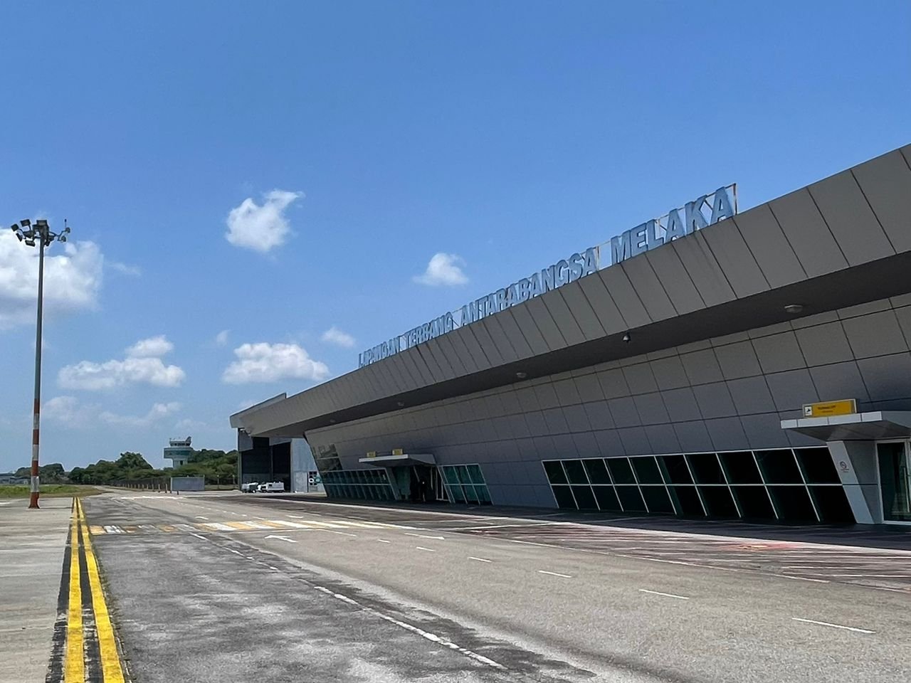 马六甲政府正在拟定一项为期最高3年的合约，确保航空公司在期限内提供固定航班。