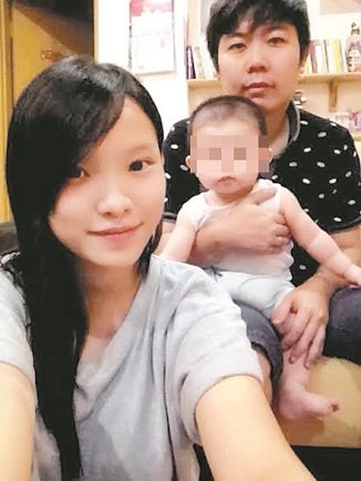 早婚的黄紫彤（左）与丈夫育有一名孩子，她坦言了解到组织家庭并不容易。（图由受访者提供）