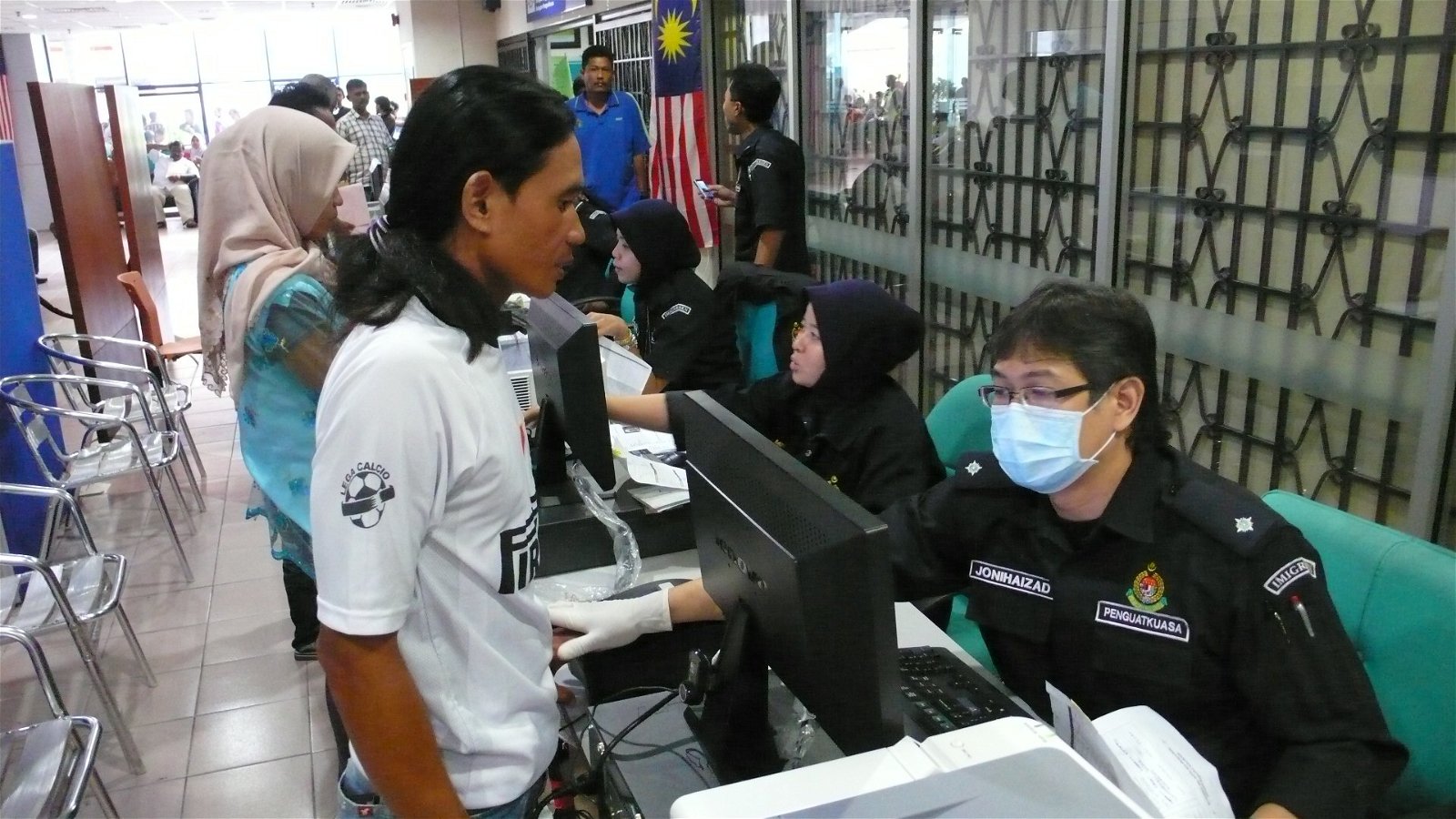 一般上印尼、泰国、越南、缅甸等民众都能在各州属移民局更新签证。（档案照）