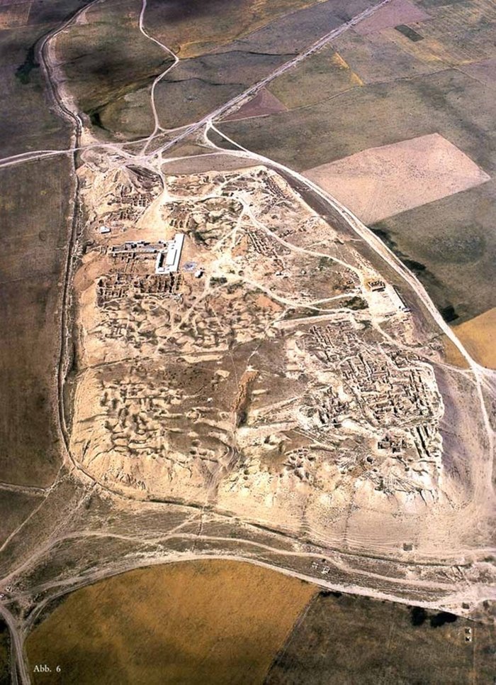 ISIL周四再度攻击伊拉克的历史遗迹，拥有3300年历史的亚述古城尼姆鲁德被铲平。