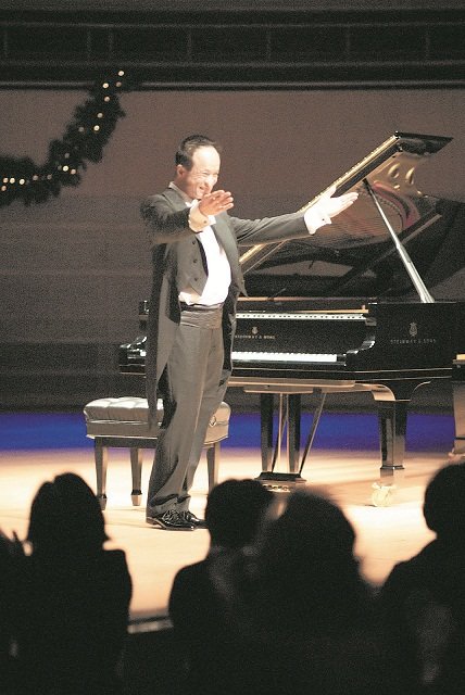 2013年12月，为纪念伟大作曲家140周年诞辰，陈瑞斌在美国南加州举办“完全拉赫玛尼诺夫”独奏会。