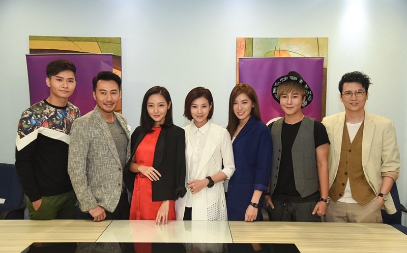 杜尉纶（左起） 、吴维彬、吴俐璇、秦雯彬、陈俐杏、李承运与杨威文电视剧《我》以娱乐圈为背景，预2017年3月播出。