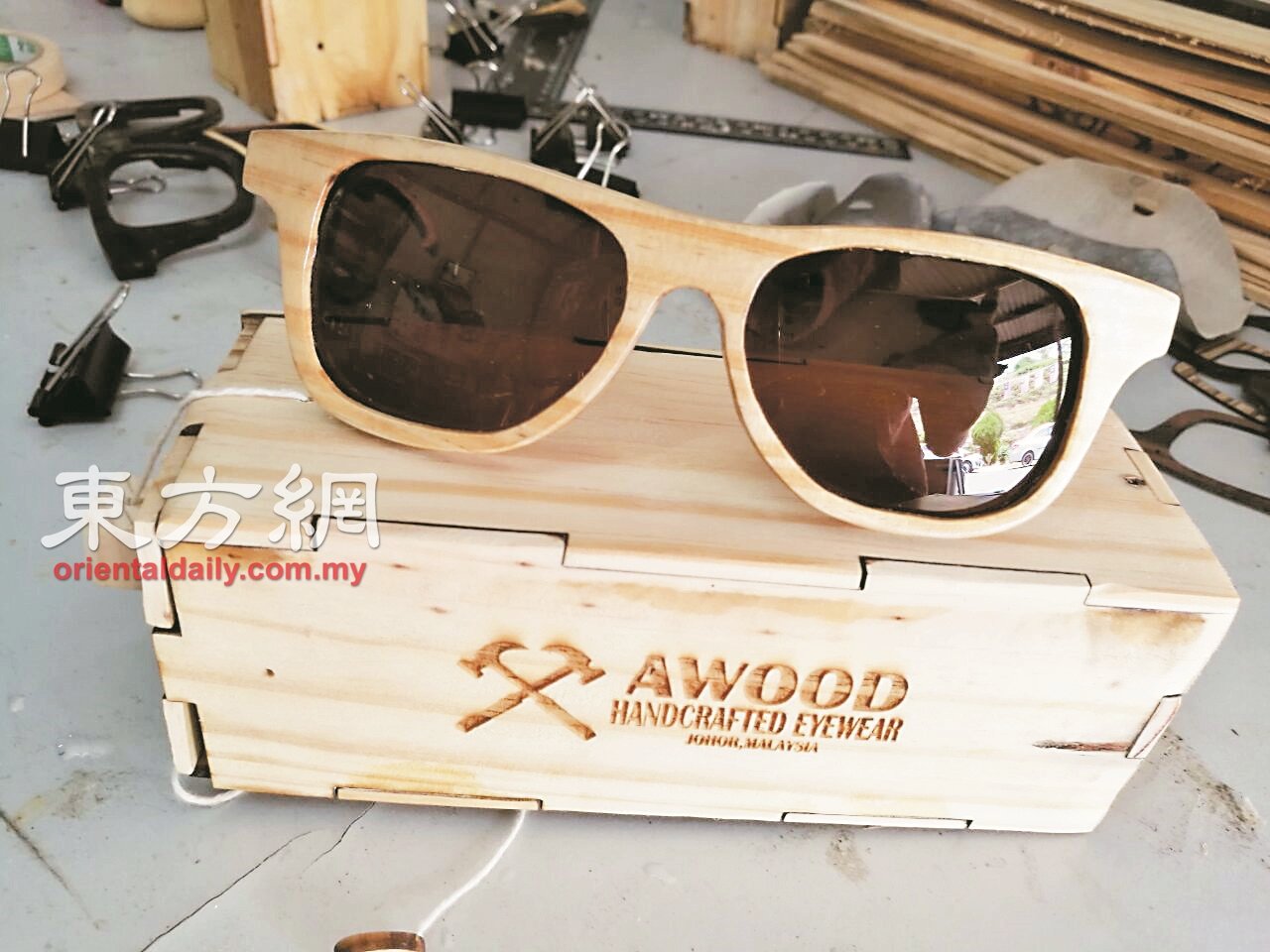 近年来田园风格兴起，木制眼镜配上纯木眼镜盒，特别有质感。