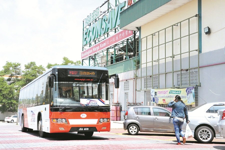 为惠及柔州子民，州政府在2017扩展柔佛共识巴士服务。