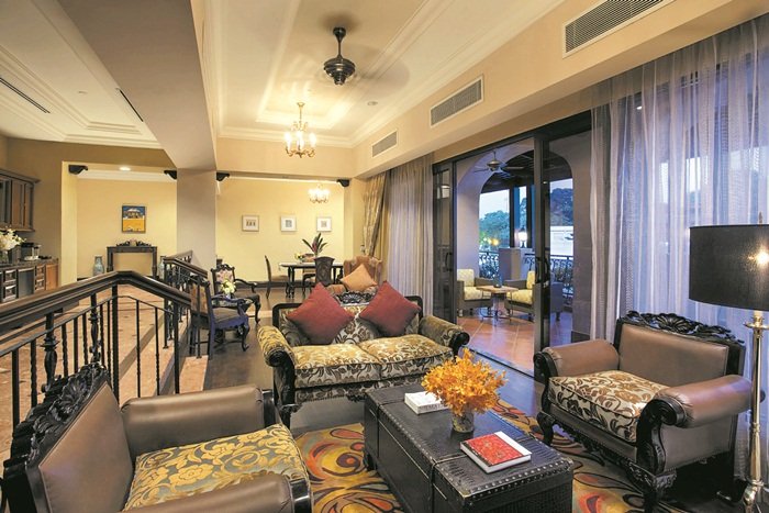 “皇家套房”内空间宽阔，所有家具及摆设都充满马六甲文化遗产特色。