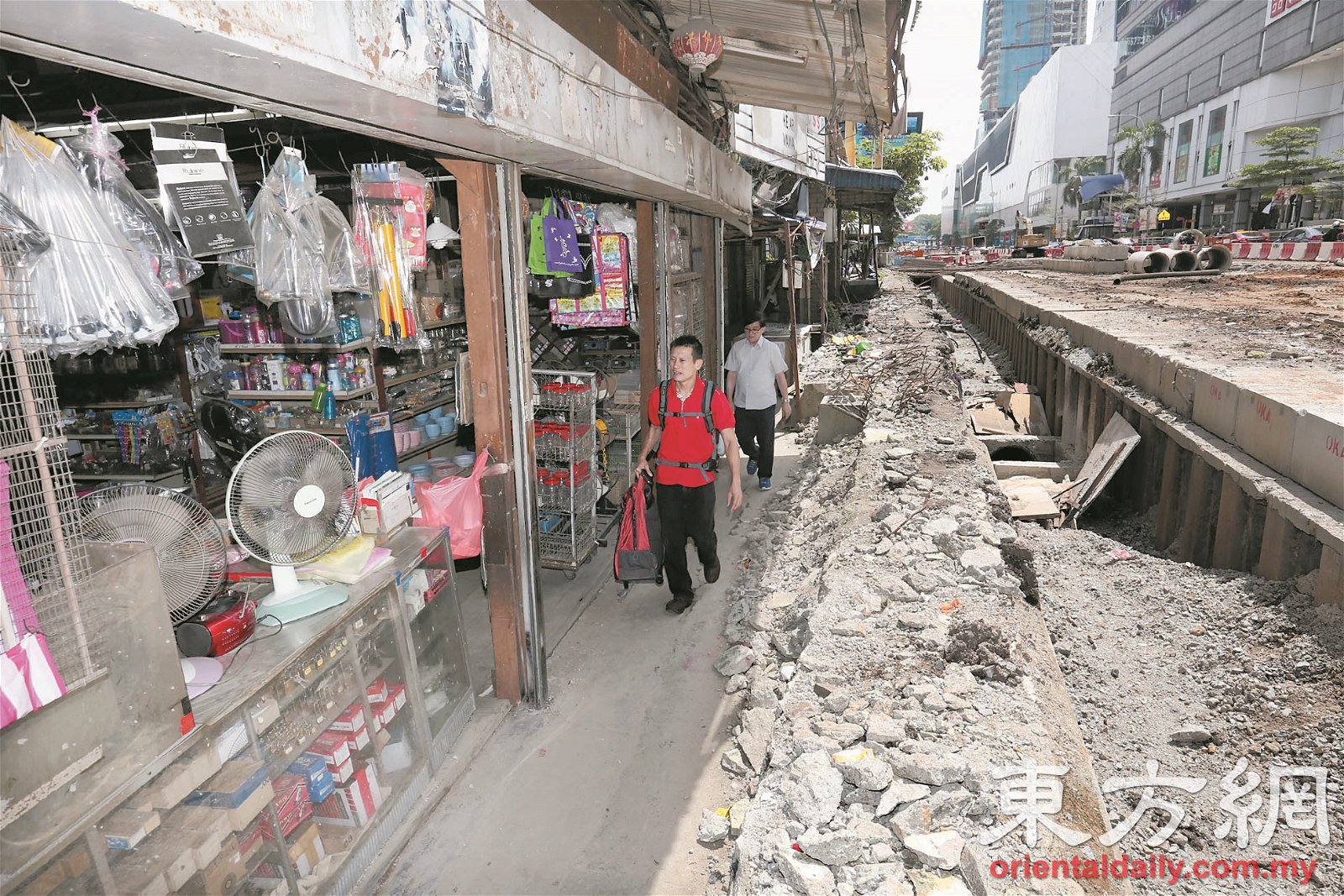 受工程影响，黄亚福街周边商家生意量大跌40％。