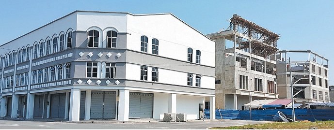 河景城商业中心首期工程已完成，次期工程也正如火如荼进行。