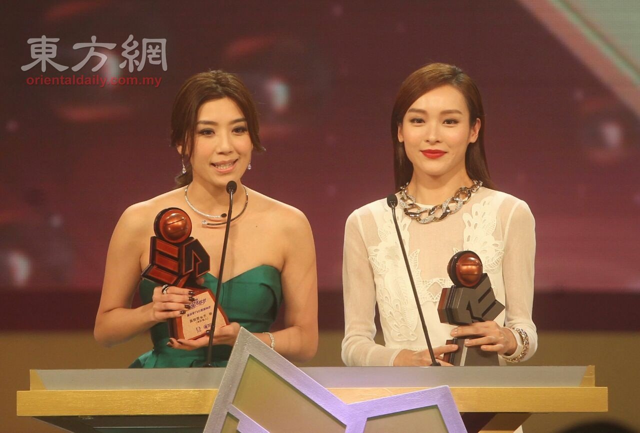 黄智雯及李佳芯分别凭着《律政强人》里的角色获得最喜爱TVB电视角色。