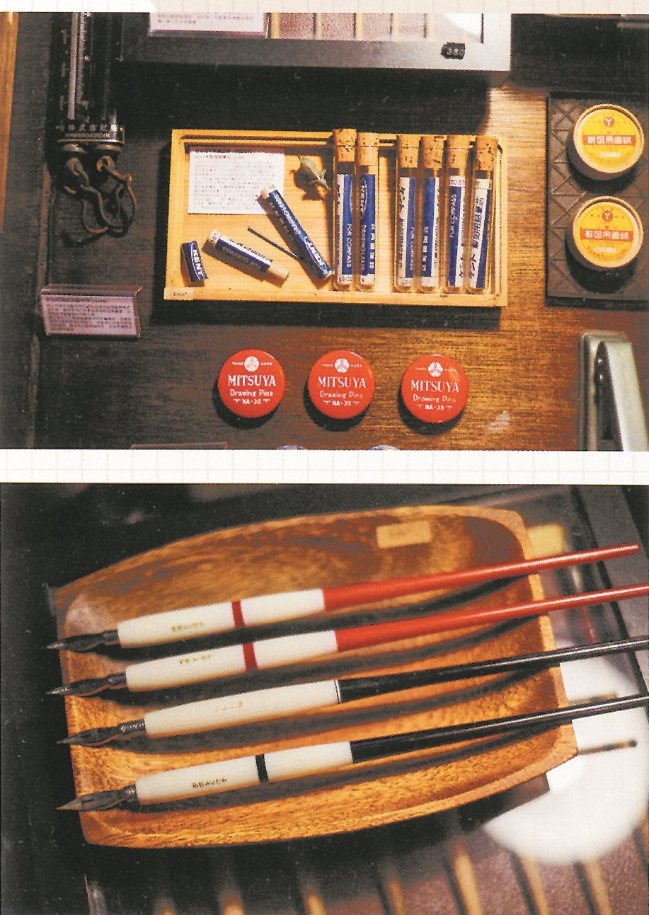 店内展出玻璃试管装著木制笔芯筒（上）和二战时期的沾水笔（下）像搭上时光机，过去书桌上的老文具重新活跃眼前。