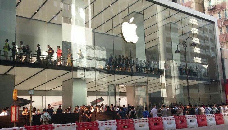 每年推出新手机，香港苹果店都会出现抢购人潮。