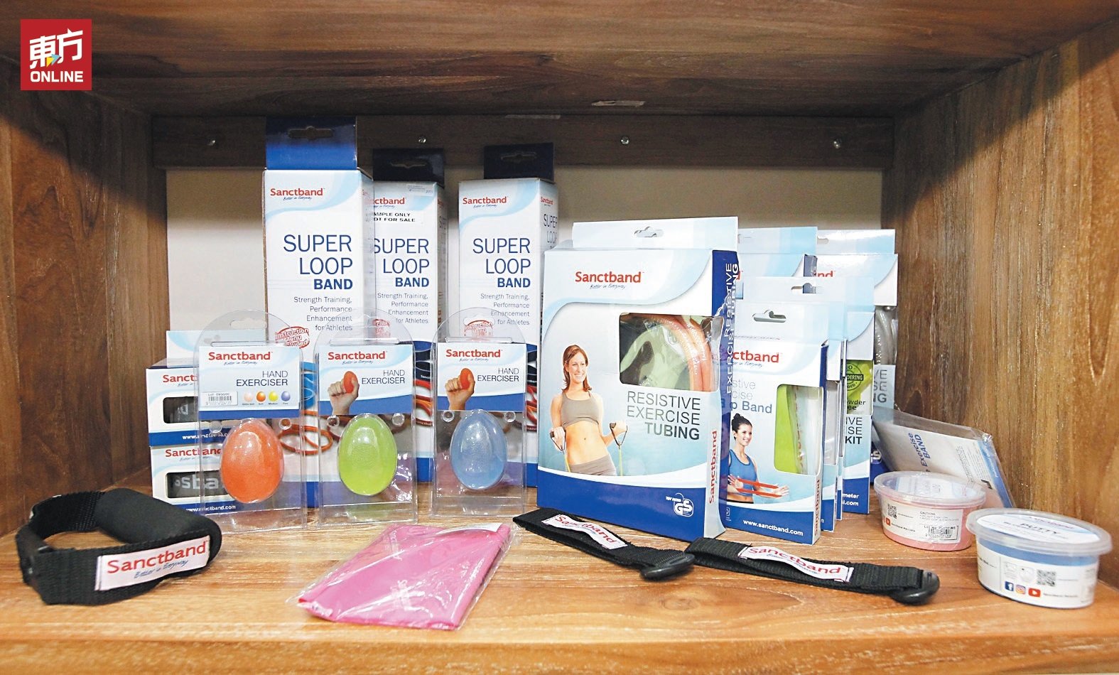 逸康公司从最早期的3至4种“圣邦”物理治疗用途的乳胶片产品，目前已增加至12种。