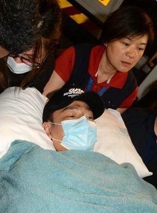 刘德华今年1月在泰国拍摄广告坠马受伤。