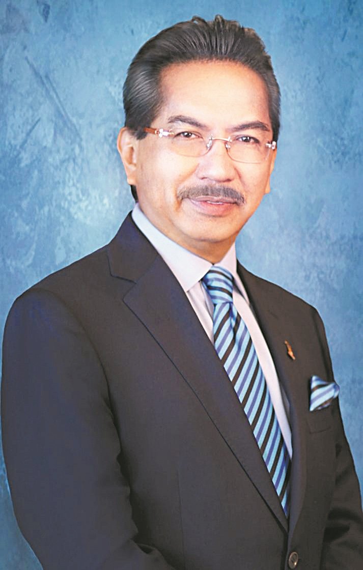 沙巴州首席部长慕沙阿曼。