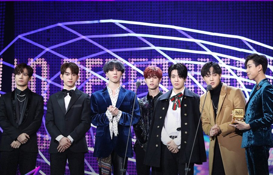男团GOT7则夺得World Performer奖。