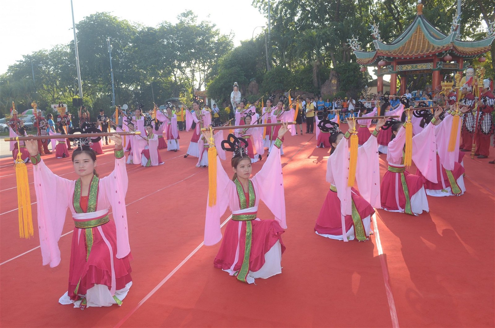 今年的妈祖祭典仪式有别以往，是以中国湄洲传统祭典仪式进行，其湄洲传统的八佾舞也首次在大马亮相。
