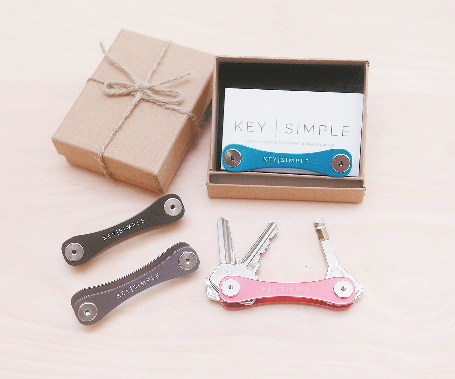 “简单钥匙收纳器”小巧美观，有多种颜色供挑选，是送礼佳品。
