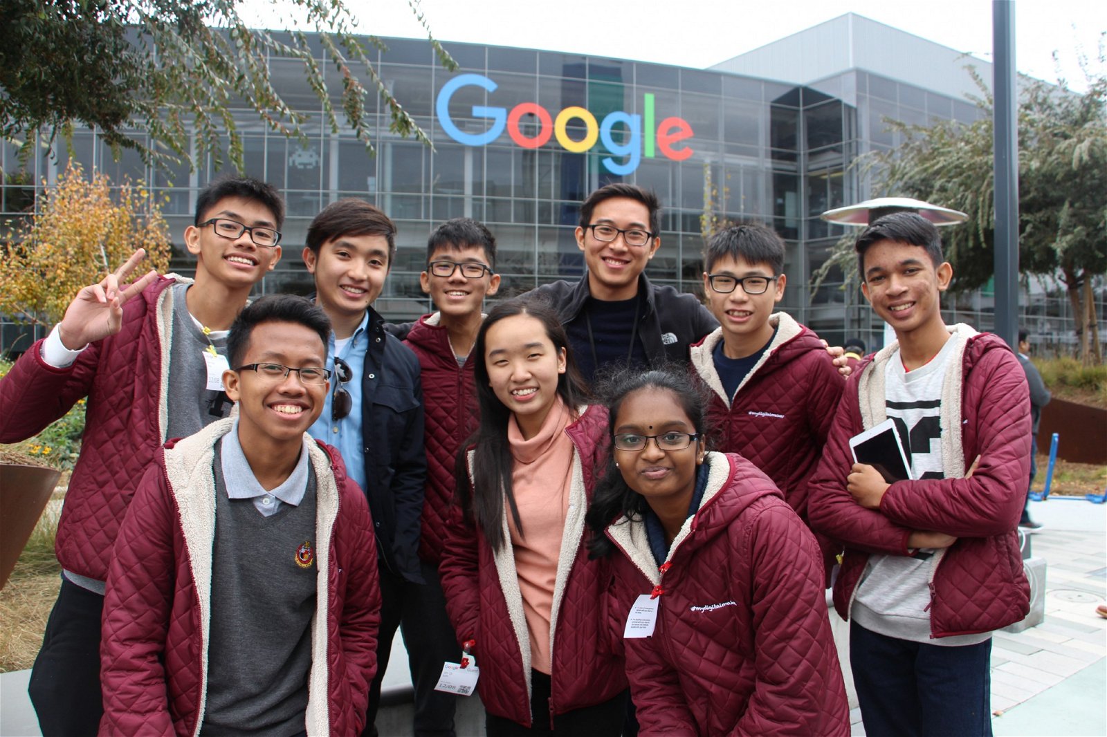 沈文威的5位学生入选“全球创客交换计划”，被派去美国矽谷两个星期，参访 谷歌、面子书、微软等多家顶尖科技公司。