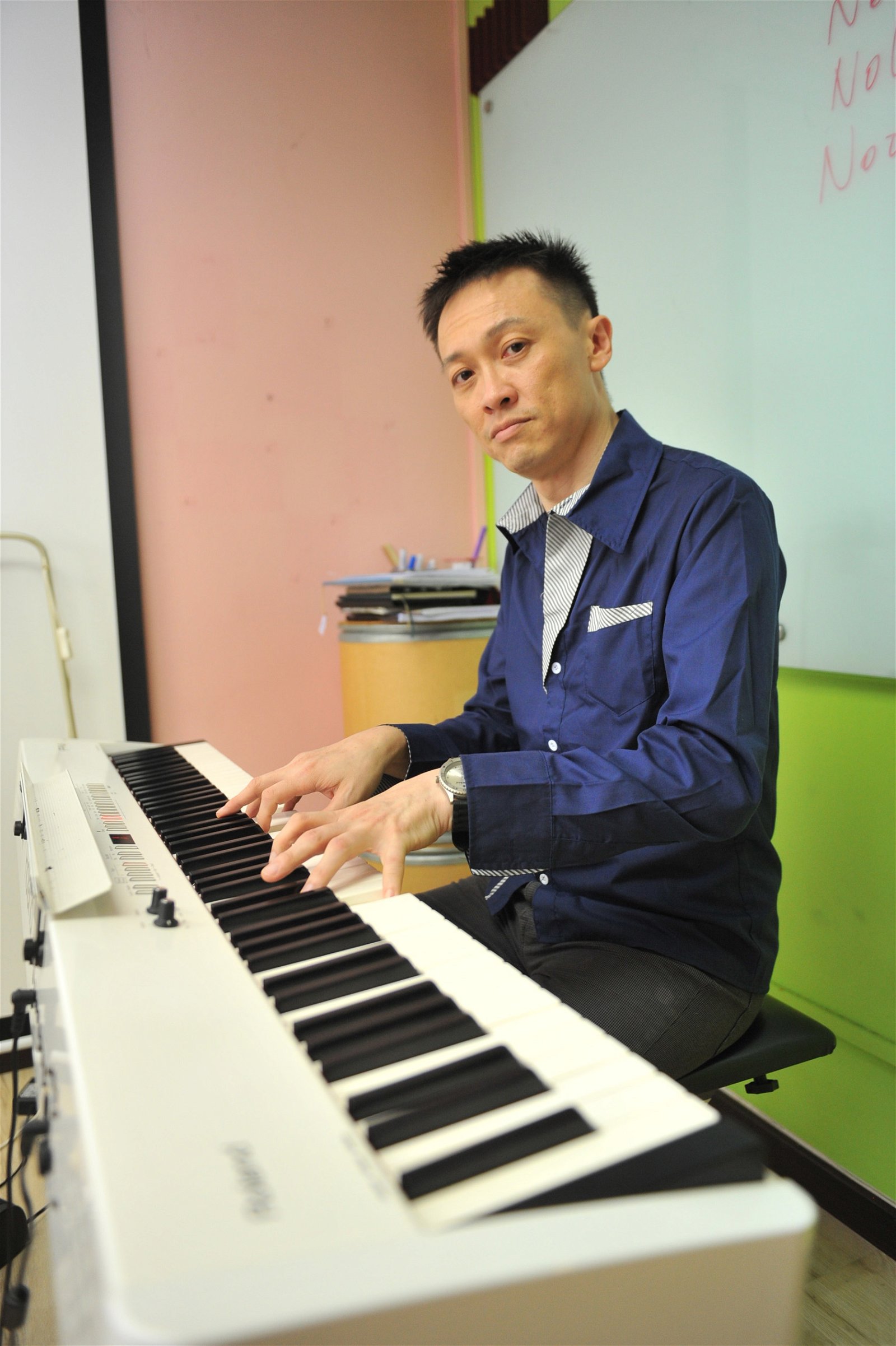 周靖顺目前是声乐导师、合唱导师，常受邀到不同团体、 学校给予声乐、合唱指导与训练，不遗余力推广合唱艺术。（摄影：陈为康）