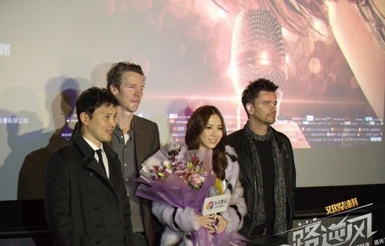 邓紫棋出席北京电影首映会。