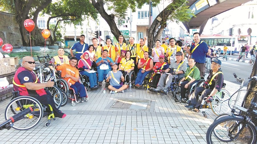 去年7月，“乡村脚车工作坊”与吉隆坡丽阳狮子会合作，为残友筹款。复兴脚车项目和赞助人一共提供7辆脚车让民众租用，筹得超过5000令吉善款，活动取得巨大成功。
