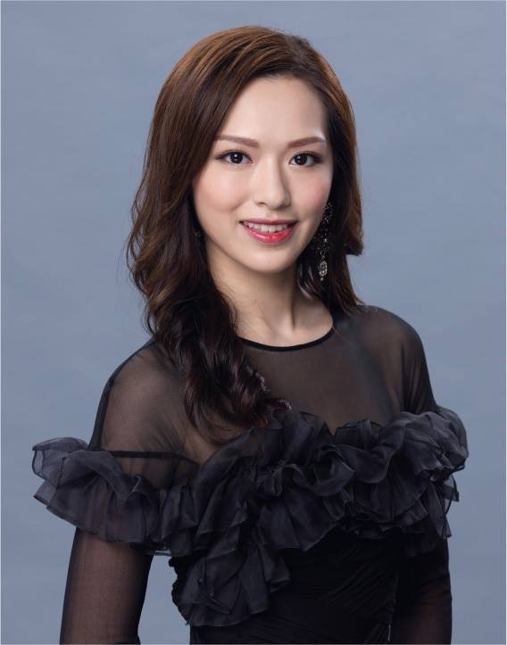 《2017国际中华小姐竞选》季军是香港的冯盈盈。