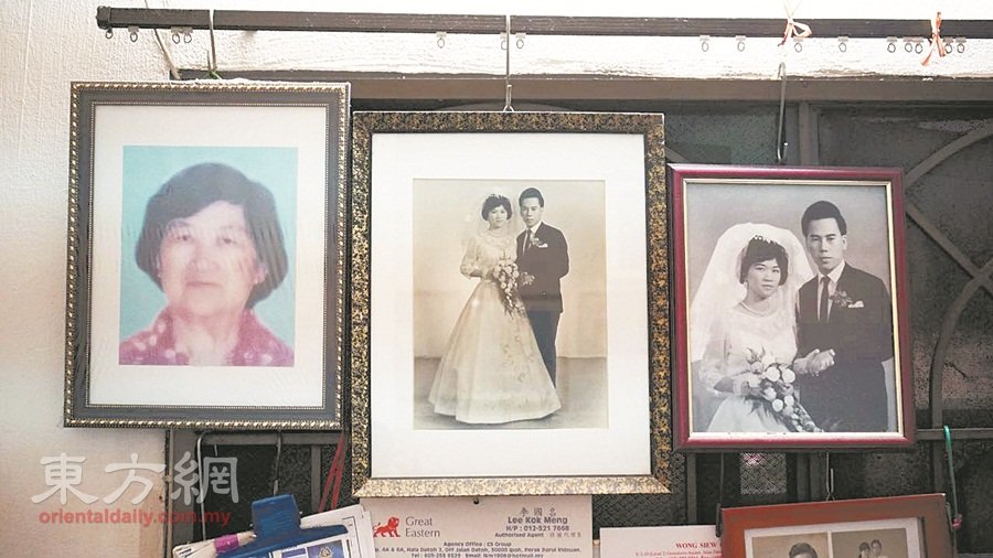 余焕明与太太相识于红十字会，两年前与他牵手近半世纪的老伴，回到了天父的怀中，但是他家里的工作台上，依然挂著太太的照片。