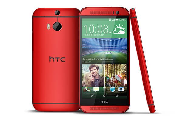 当年红极一时的HTC石榴红手机。（图片取自网路）