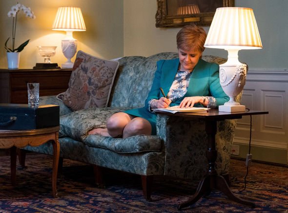 苏格兰首席大臣斯特金（图）致函英国首相特丽莎梅，要求让苏格兰举行第2次独立公投。