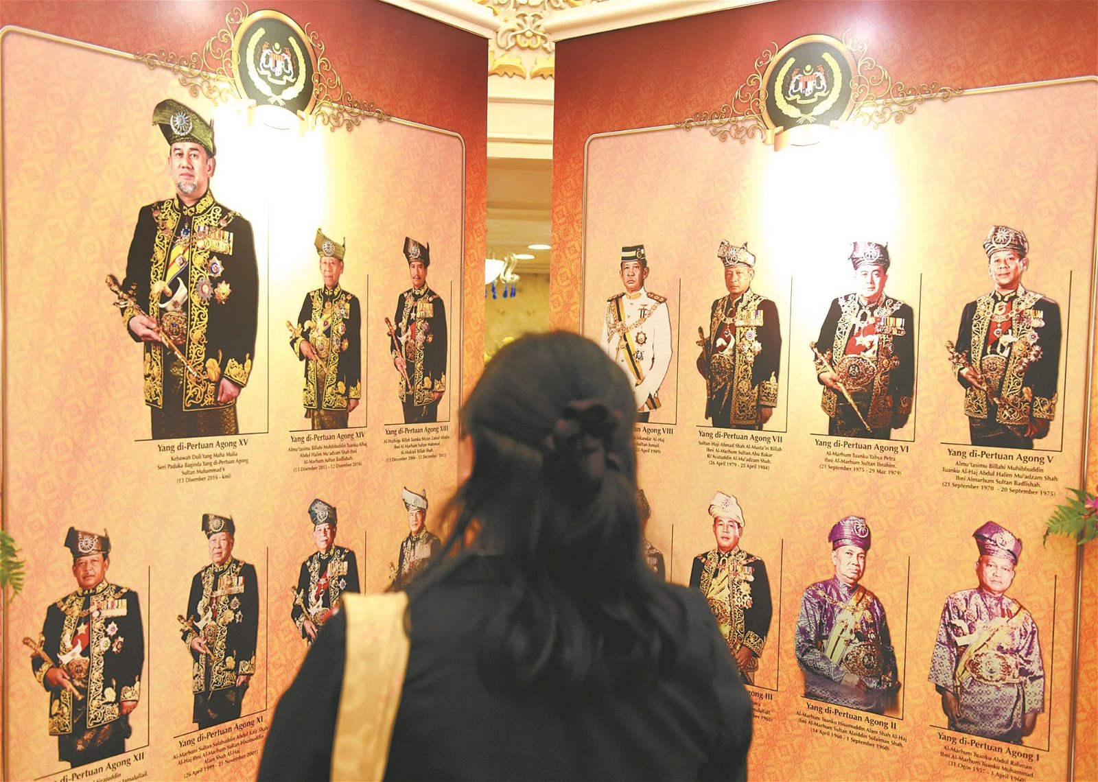 “我们的统治者”展览也展出历届国家元首名单，吸引参观者驻足详阅。