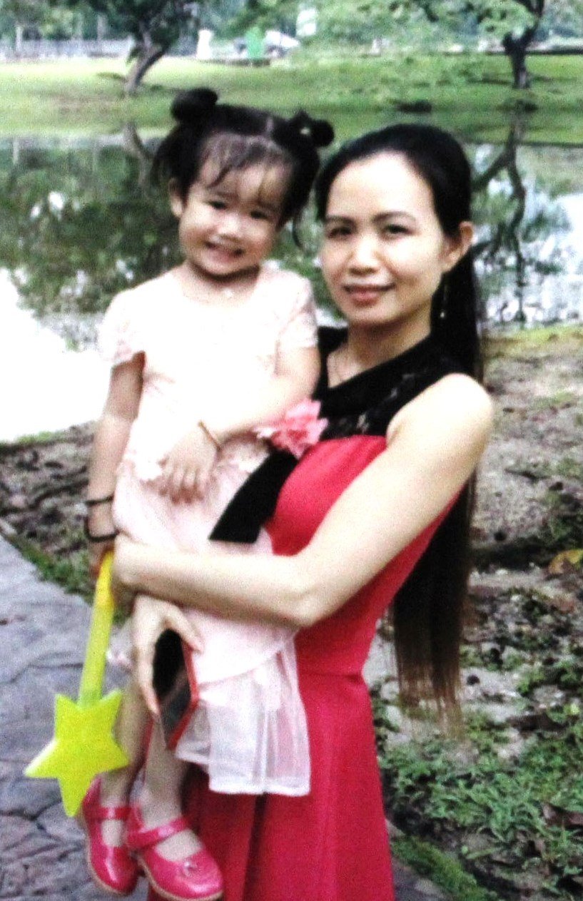 罗文杰希望民众能提供女儿罗心月（左起）及妻子阮娣璇（Nguyen Thi Xuyen）的消息。